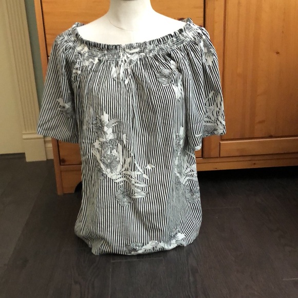 Kaffe off the shoulder top size medium - Picture 2 of 7